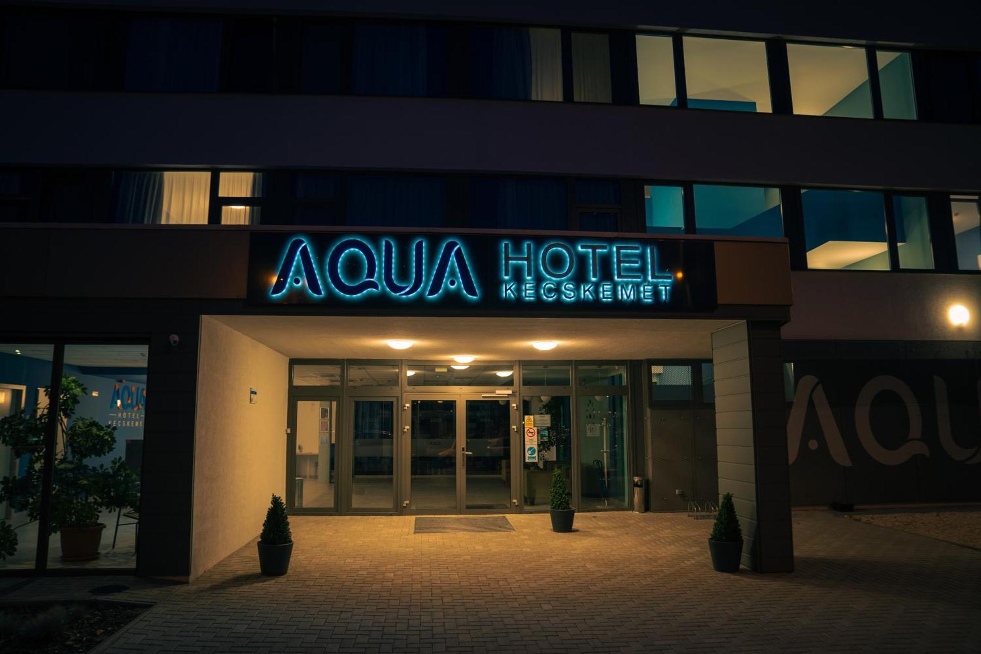 Aqua Hotel Кечкемет Екстер'єр фото