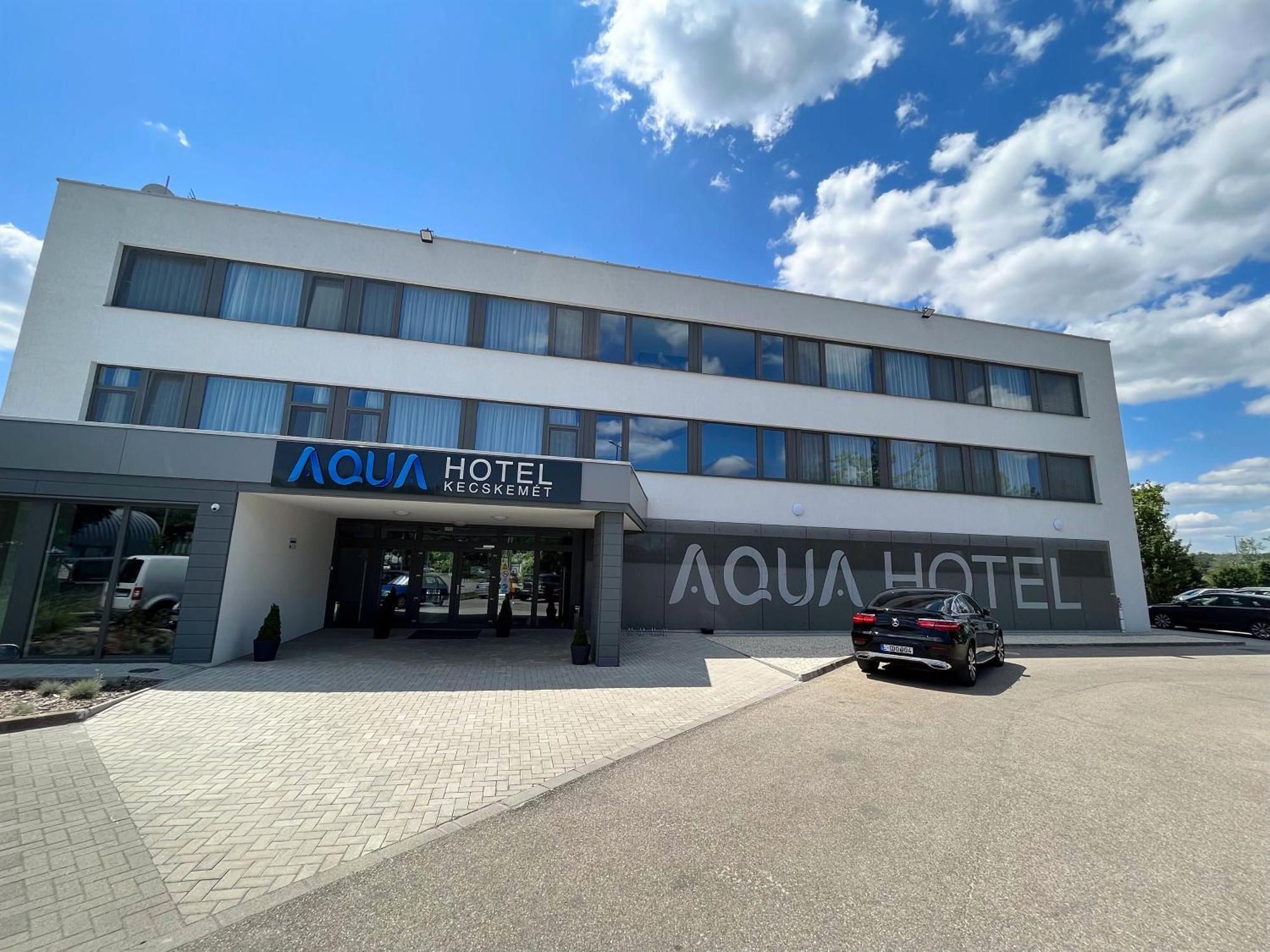 Aqua Hotel Кечкемет Екстер'єр фото